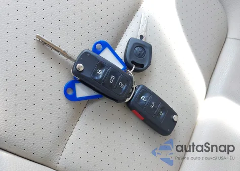 2012 Volkswagen Tiguan Le из США, поврежденный, VIN WVGAV7AX2CW582223